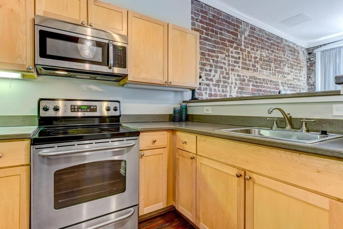 E Bay St Loft By City Market And River Street سافانا المظهر الخارجي الصورة