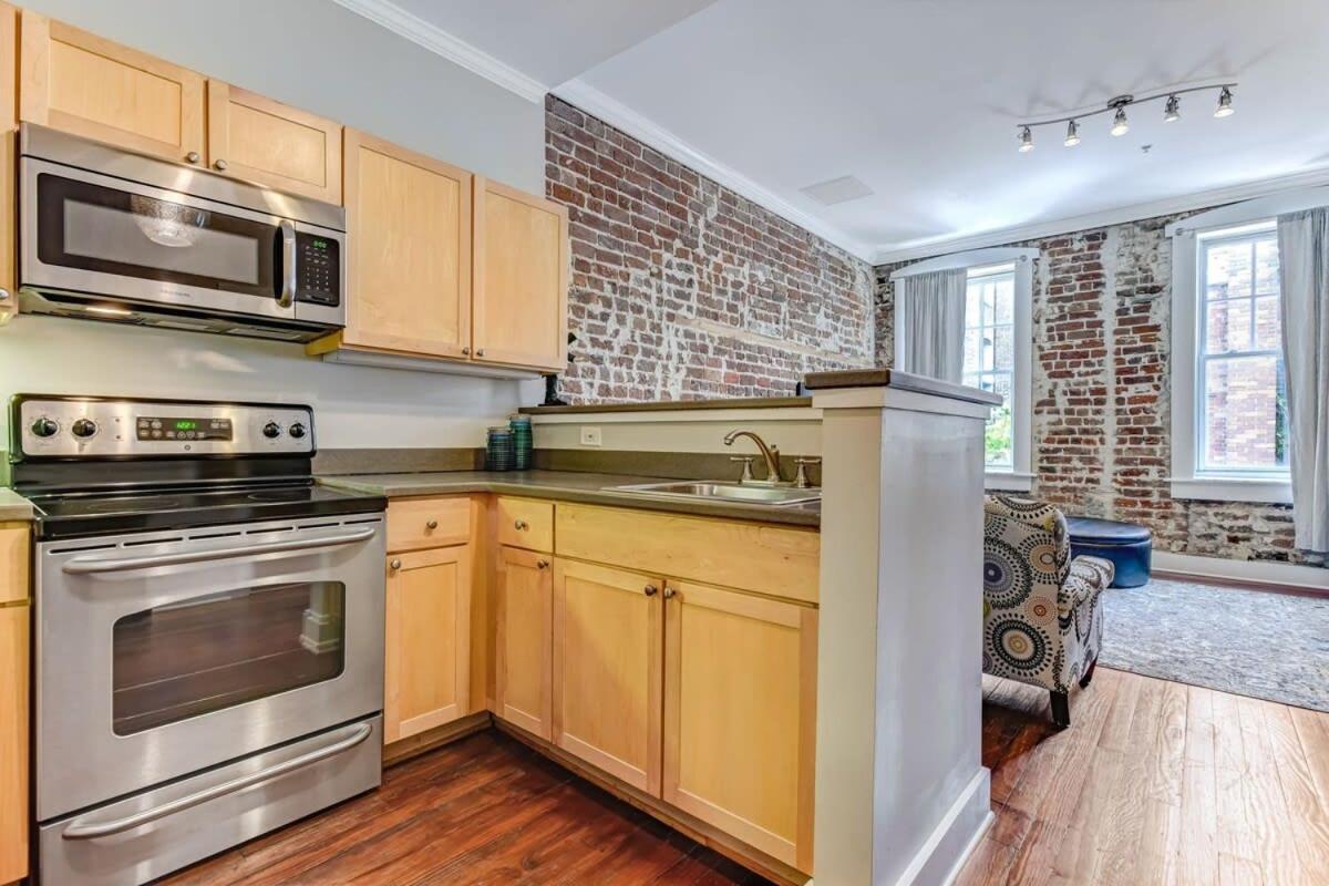 E Bay St Loft By City Market And River Street سافانا المظهر الخارجي الصورة